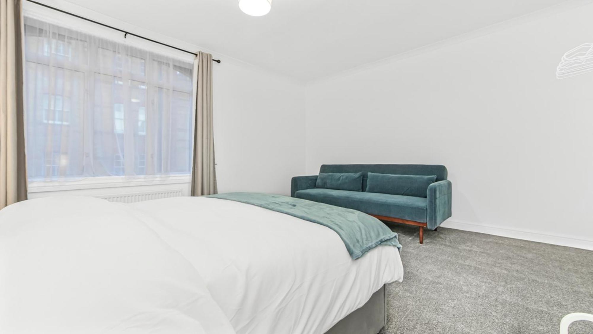 Excellent 2-bed Flat Near * Londen